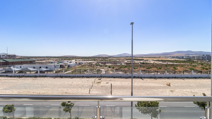 To Let 4 Bedroom Property for Rent in Sandown Western Cape